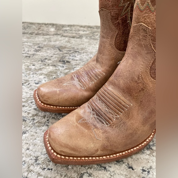 Ariat Tan Leather Heeled Boots - Picture 4 of 10